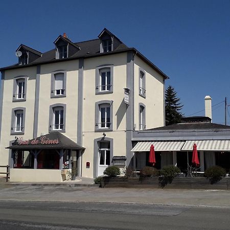 Le Gue De Genes Hotell Ambrieres Les Vallees Eksteriør bilde